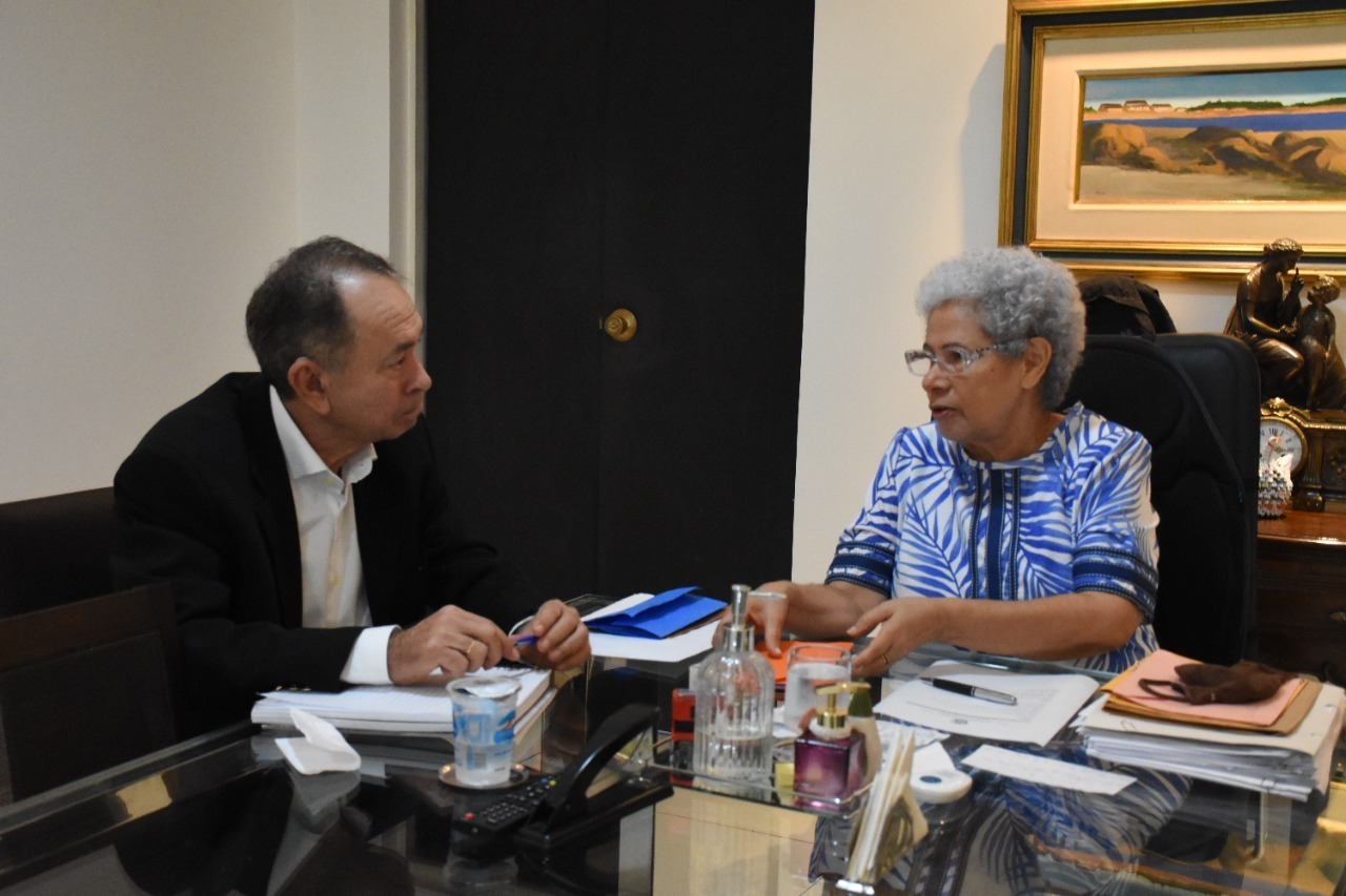 Regina Sousa decreta ponto facultativo no dia 15 de agosto em Teresina —  Assembleia Legislativa do Piauí