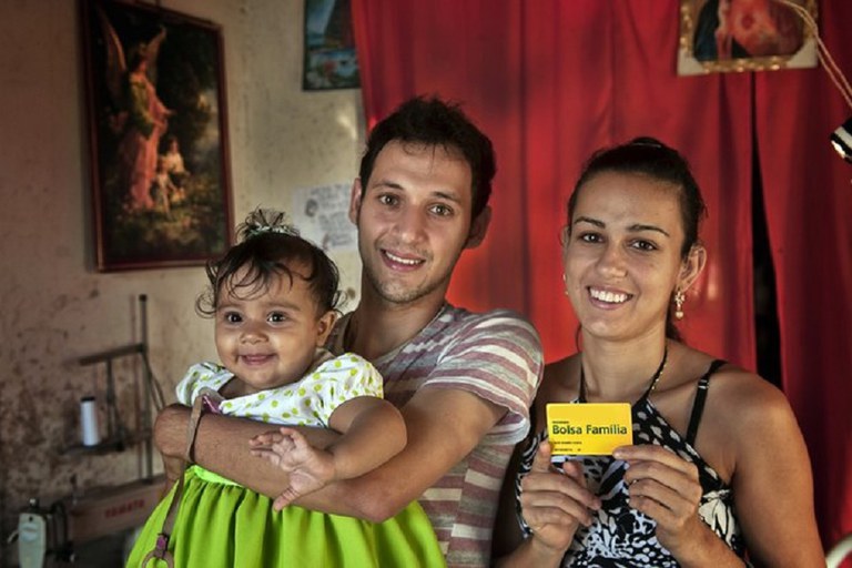 Serão criados dois benefícios complementares, um deles voltado à atenção especial à primeira infância