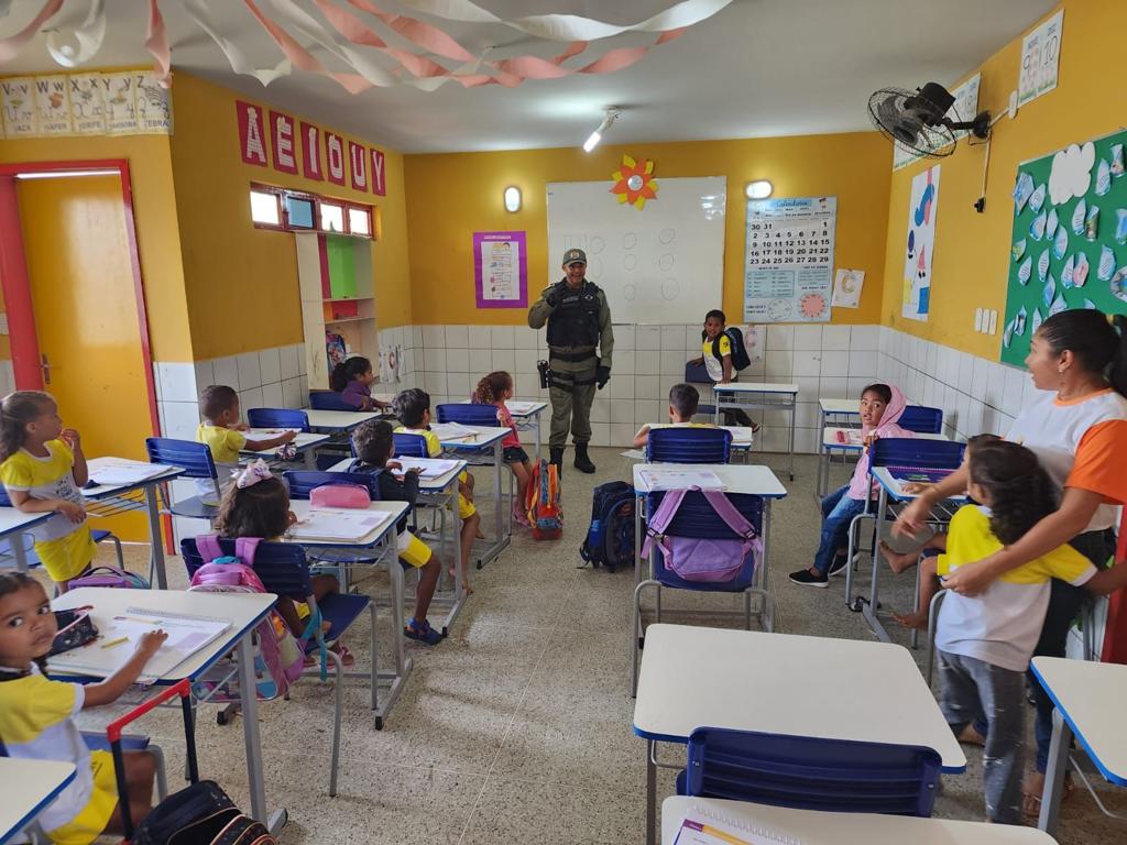 Polícia Militar monitora escolas em todo Piauí