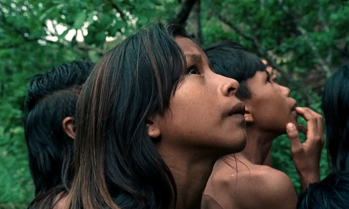 Filme 'A flor do buriti', obra premiada em Cannes chega aos cinemas