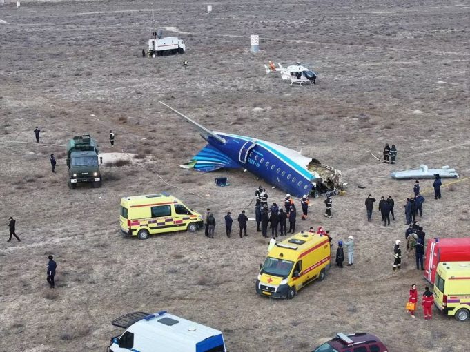 Avião da Embraer cai no Cazaquistão