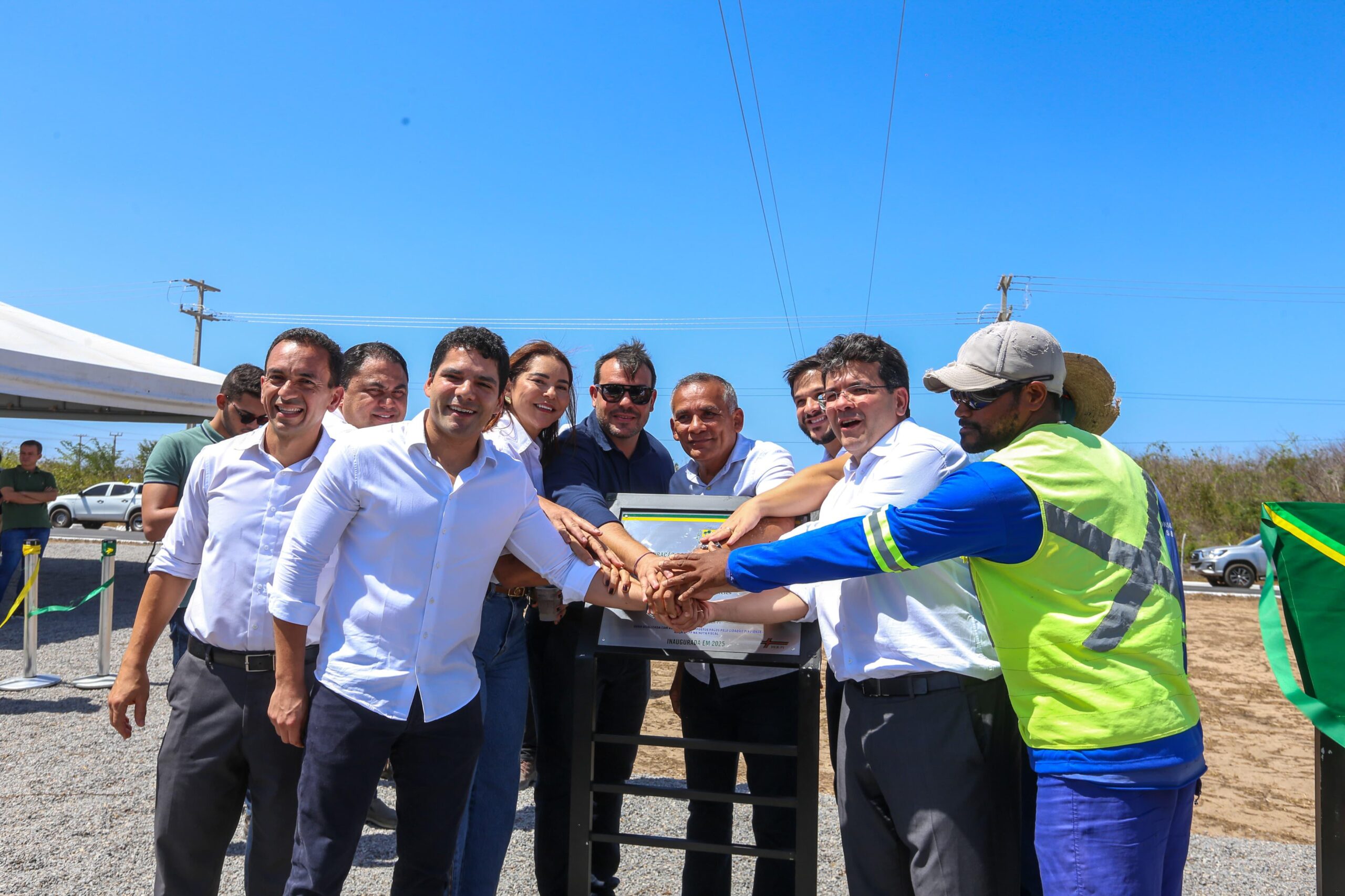 Governador entrega obra de pavimentação do rodoanel de Parnaíba