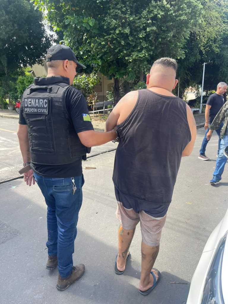 Traficante é preso vendendo drogas no Mercado do Parque Piauí
