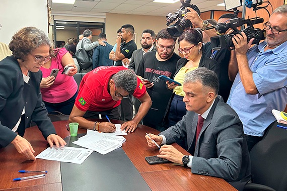 Audiência no TRT encerrou a greve no transporte público