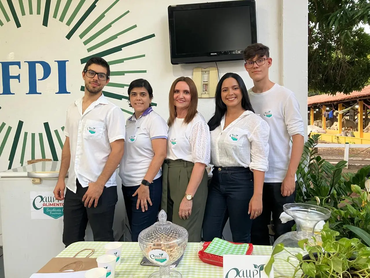 Pesquisadora e alunos do curso de nutrição da UFPI