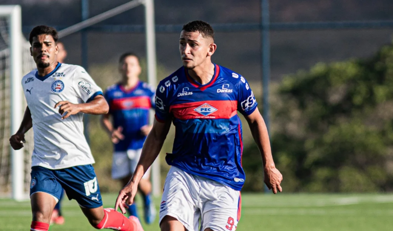 Jogador Antony Ylano, de 20 anos era atacante do Piauí Esporte Clube e morreu em um acidente em Altos