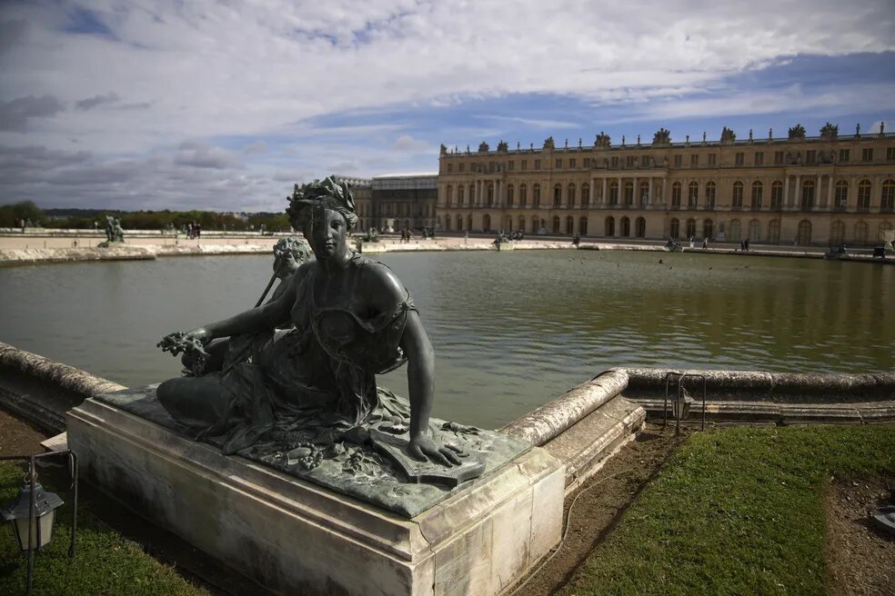 Foto de arquivo mostra lago e parte do jardim do Palácio de Versalhes, na França