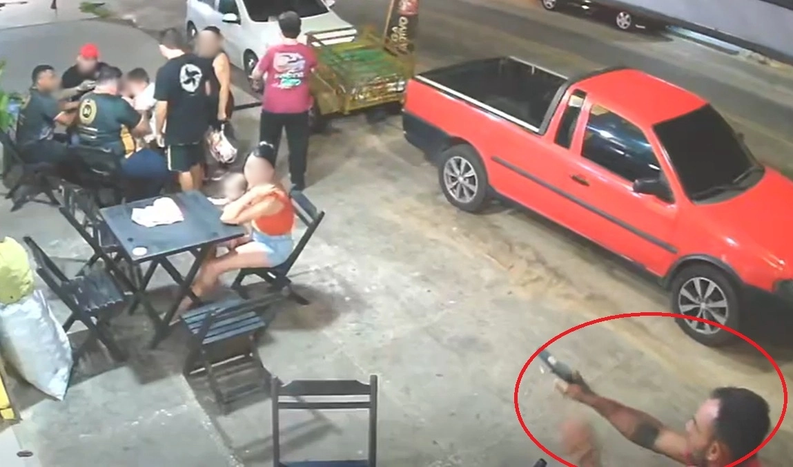 Mãe e filho são baleados na cabeça em porta de bar em Parnaíba