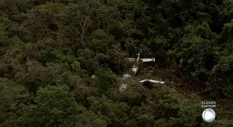 Avião cai na fazenda de Nelson Piquet