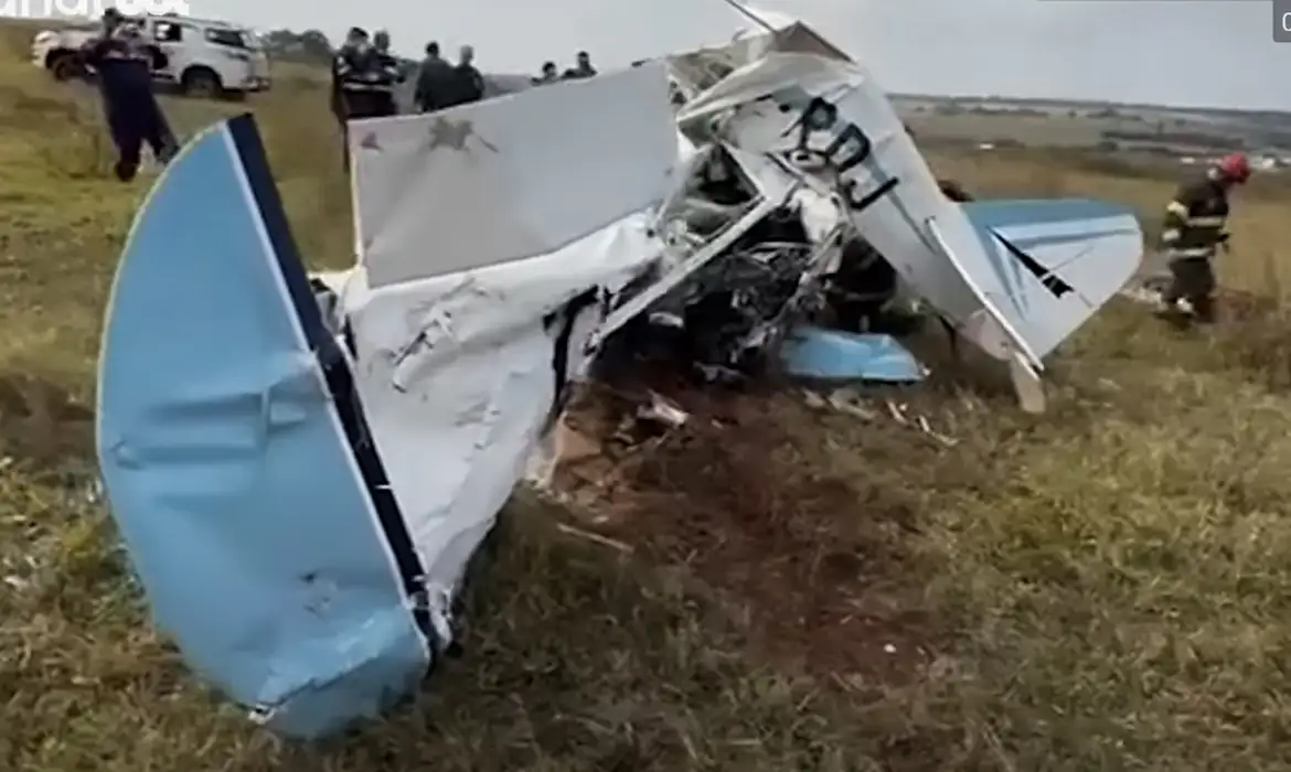 Avião de pequeno porte caiu São José do Rio Preto