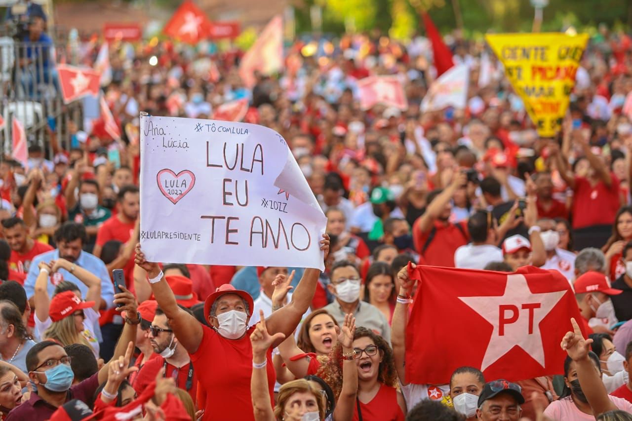Lula em Teresina reúne multidão