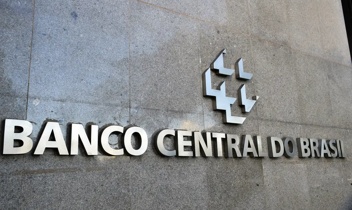 Mercado aumenta previsão da inflação de 4,1% para 4,12%, em 2024