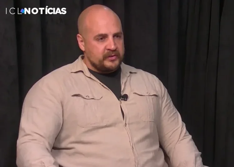 O piloto de avião Mauro Caputti Mattosinho