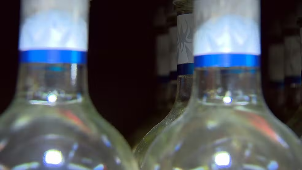 Bebidas alcóolicas adulteradas com metanol é causa de intoxicação em São Paulo, Pernambuco e Distrito Federal