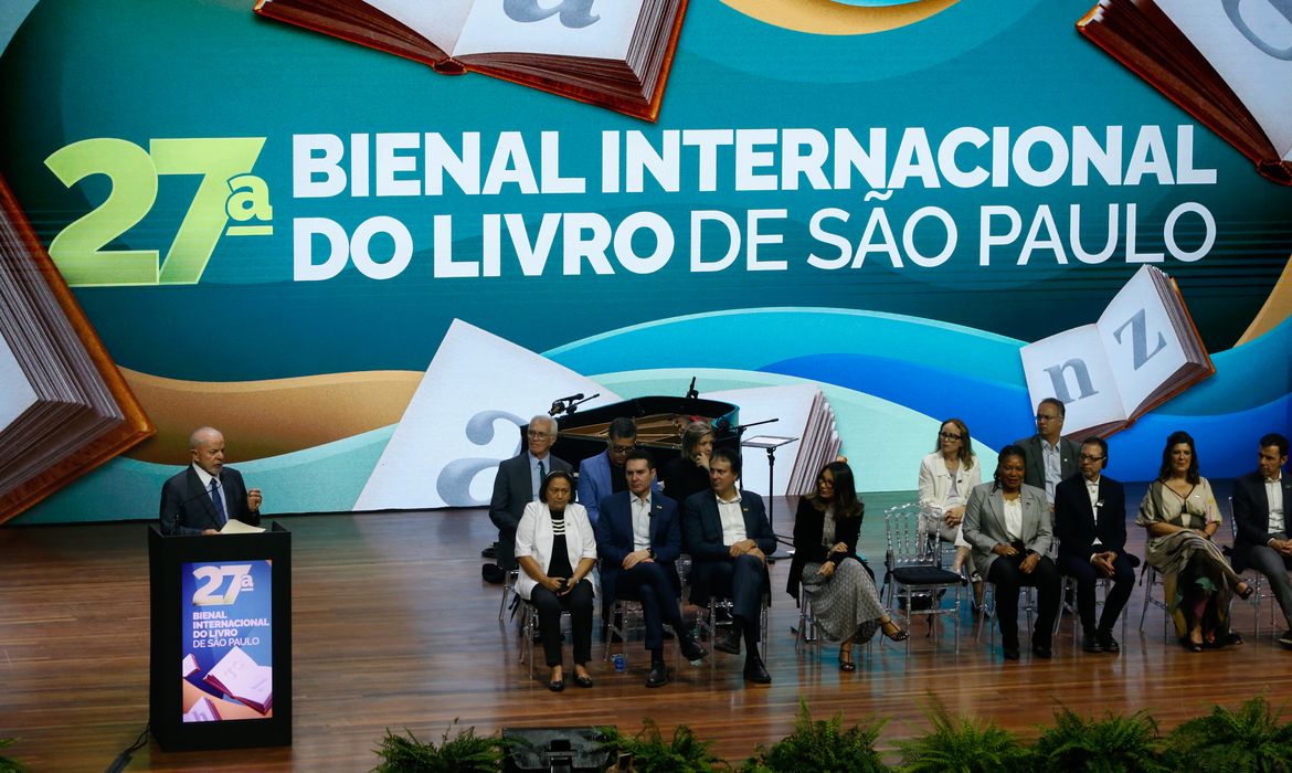 Lula na vigésima sétima edição da bienal do livro de São Paulo