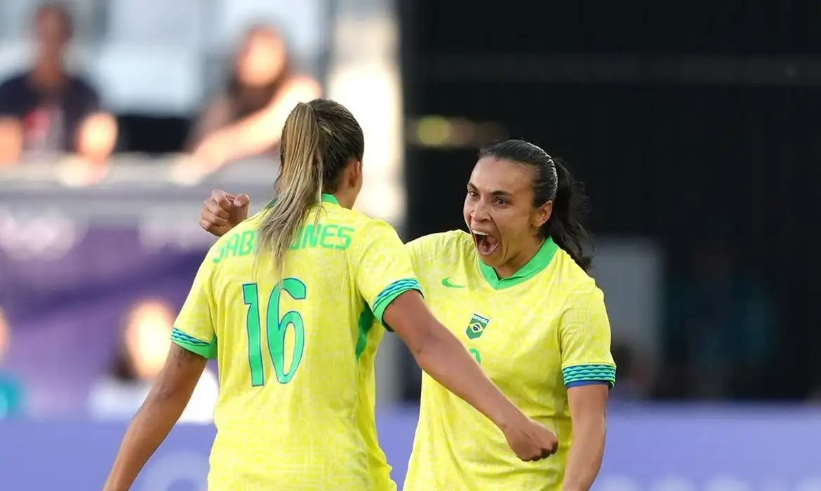 Gabi Nunes marcou o gol com passe de assistência de Marta