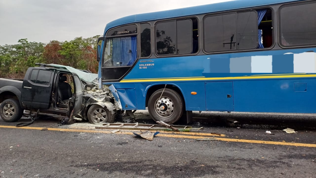 Colisão entre veículos na BR 316 em Lagoa do Piauí