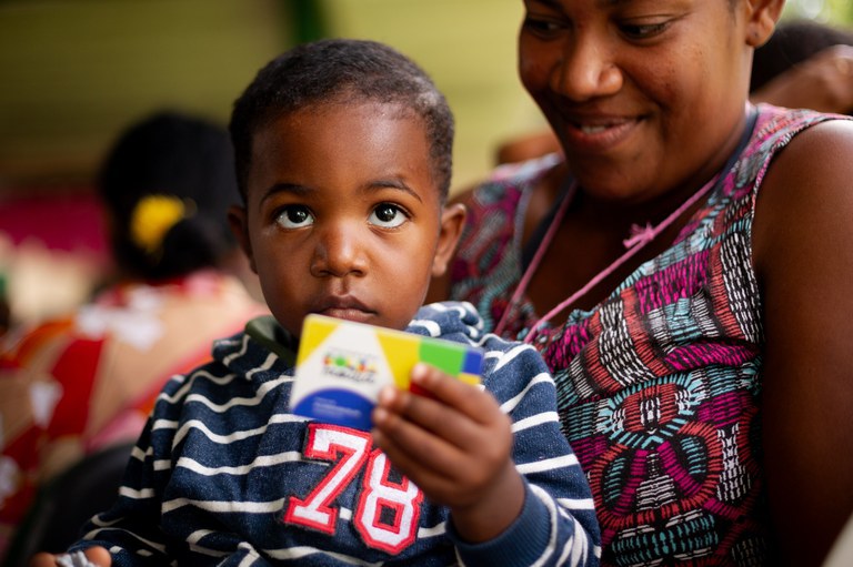 Das 400 mil novas famílias que entraram no Programa em outubro, 371 mil (62%) têm crianças com até 12 anos