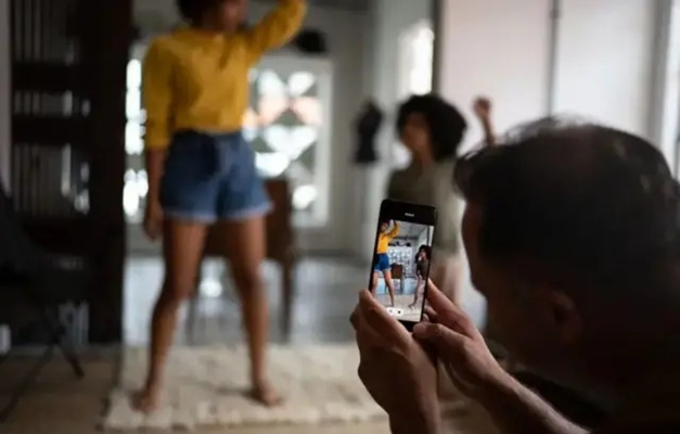 Texto prevê obrigação de vincular contas de menores a responsáveis legais e maior controle parental