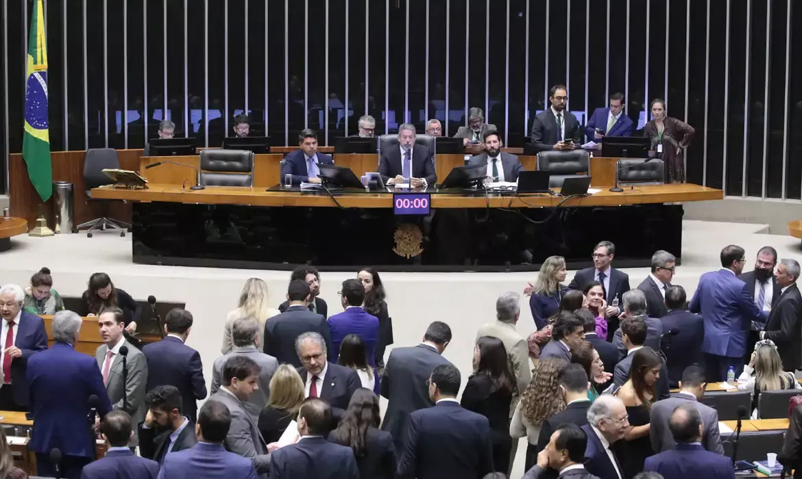 Plenário da Câmara dos Deputados nesta terça (17)