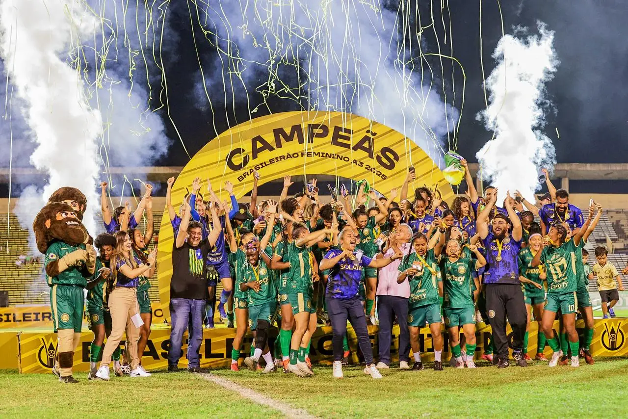 Atlético Piauiense venceu o Vilanova de Goiás por 4 a 0 e faturou o primeiro título nacional de uma equipe profissional de futebol do Piauí