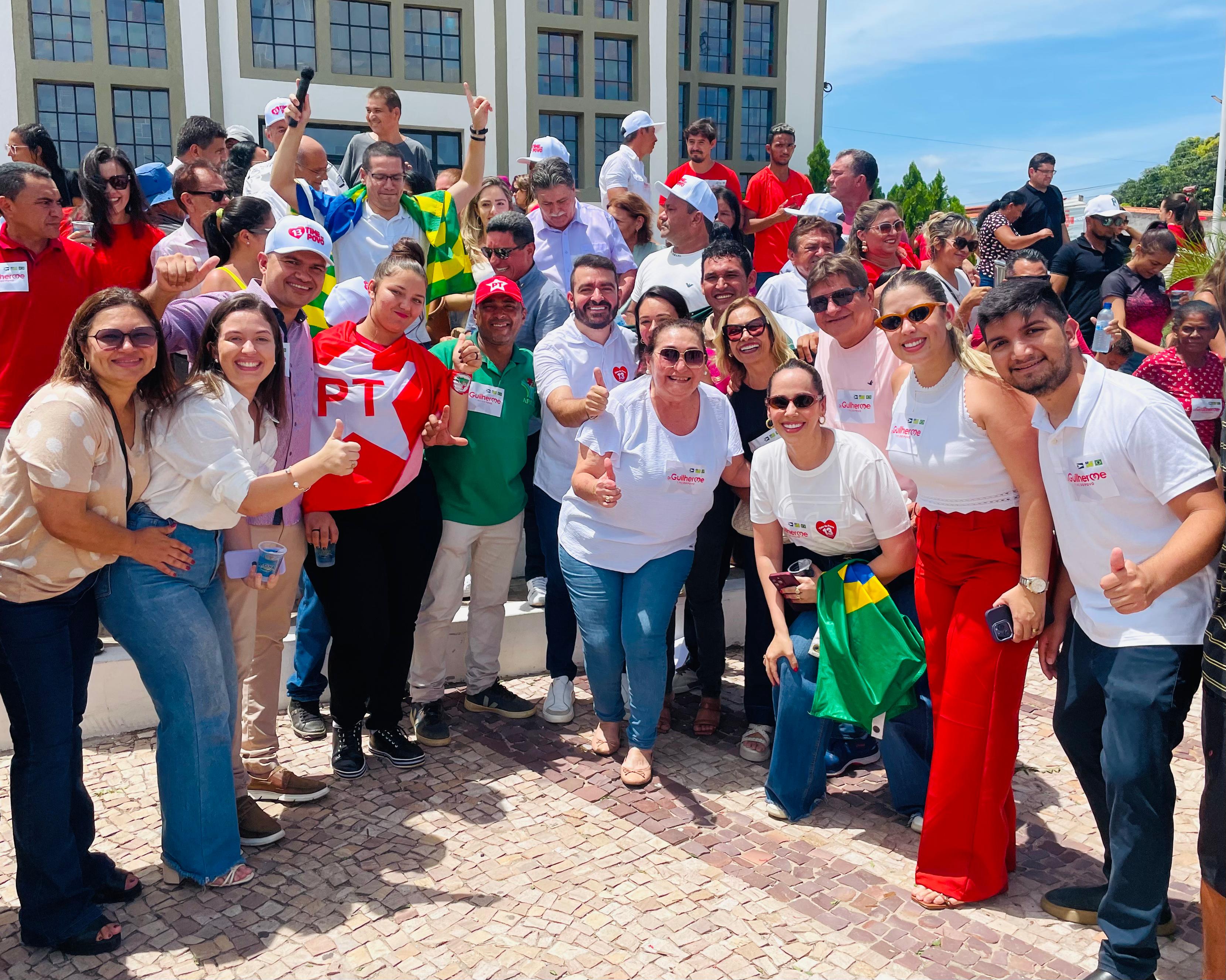 Lançamento da pré-candidatura de Dr. Guilherme Oliveira reuniu centenas de apoiadores