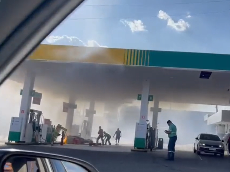 Bomba de combustível pega fogo na zona Sul de Teresina