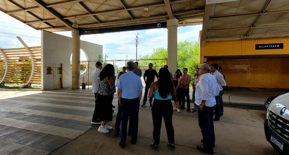 Especialistas visitam estruturas de transporte que vão ser readequados para ônibus elétricos