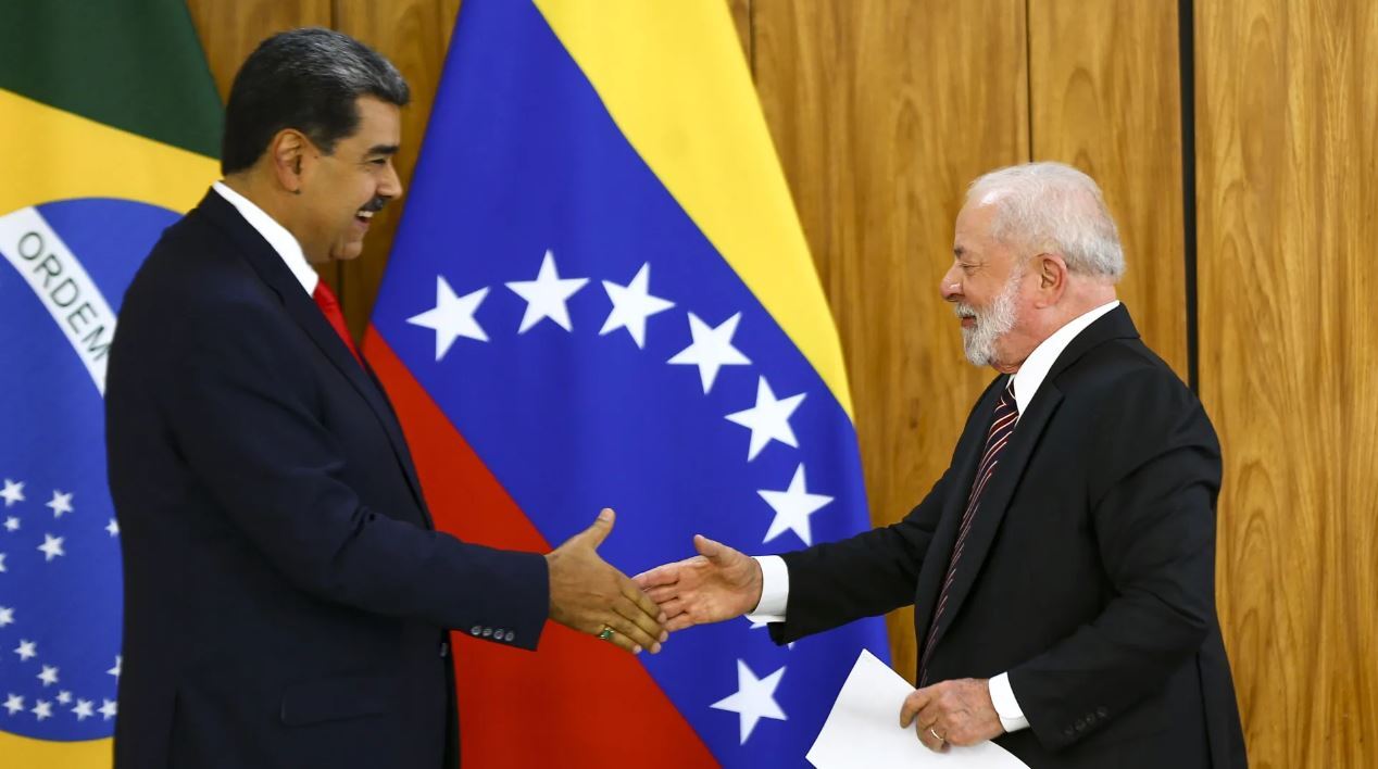 Presidentes Lula e Maduro durante encontro em Brasília