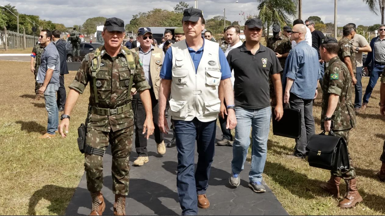 Mario Fernandes e Jair Bolsonaro no Comando de Operações Especiais (COPESP/EB), em 2019