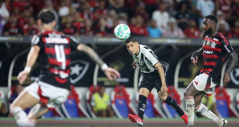 Flamengo e Botafogo se enfrentam mirando as semifinais do Carioca