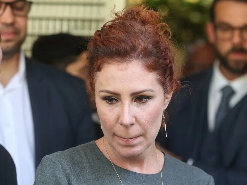 Carla Zambelli estava foragida desde maio quando pediu licença parlamentar