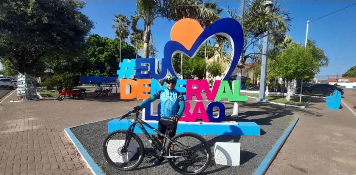 Carlos pedalou de Teresina a Demerval Lobão