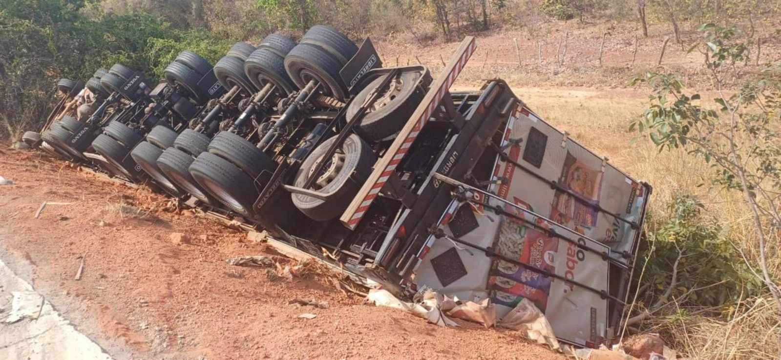 Motorista de caminhão dirige embriagado e causa acidente no Piauí