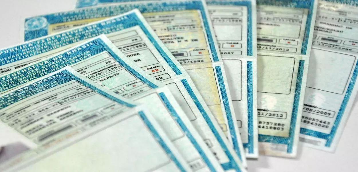 Decisão presidencial evita aumento de custos e busca ampliar acesso à habilitação no Brasil