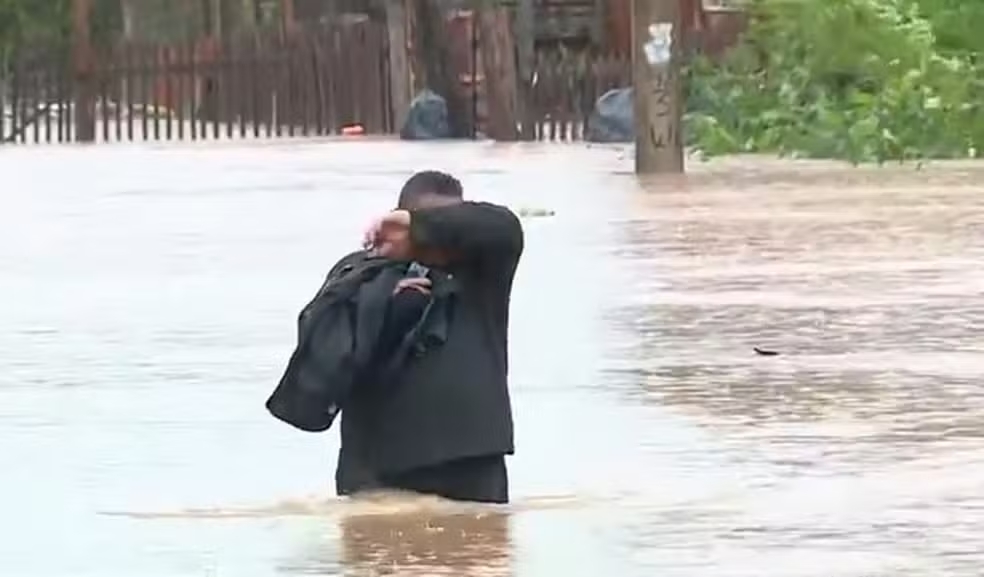 Forte chuva atinge o RS desde a segunda-feira — Foto: Reprodução/RBS TV