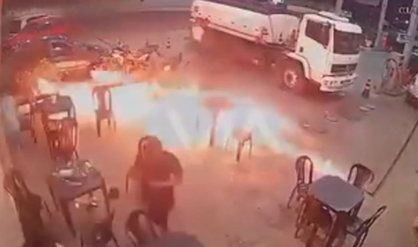 Homem acende cigarro e causa incêndio em posto de combustível