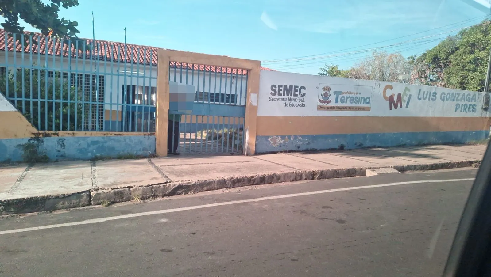 Boca de fumo funcionava em frente a escola