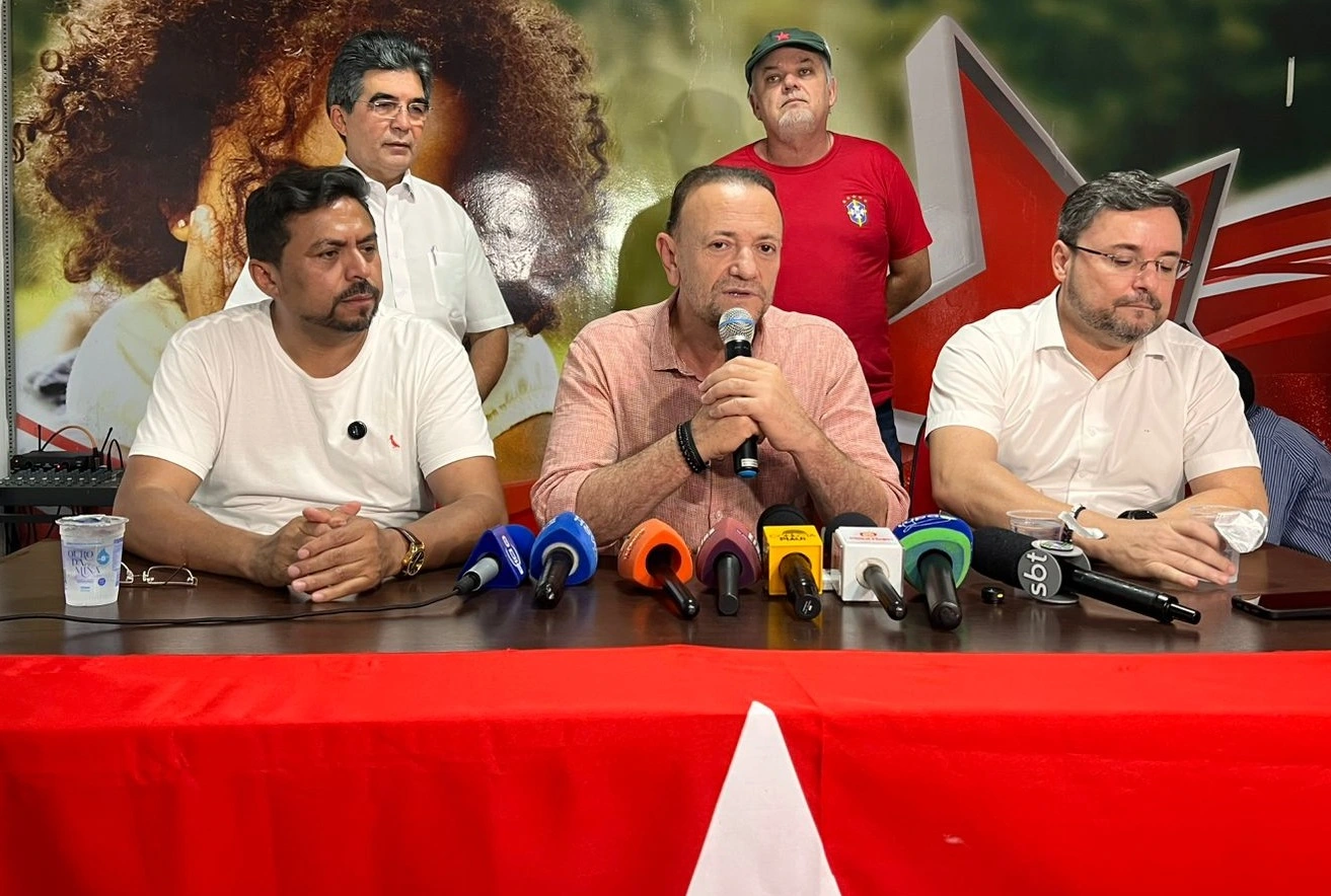 João Pereira, Edinho Silva e Fábio Novo durante coletiva de imprensa do PT em Teresina