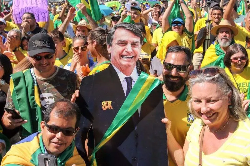 Conservadorismo recua no Brasil em 2025, mas apoio a pautas polêmicas ainda divide opinião pública