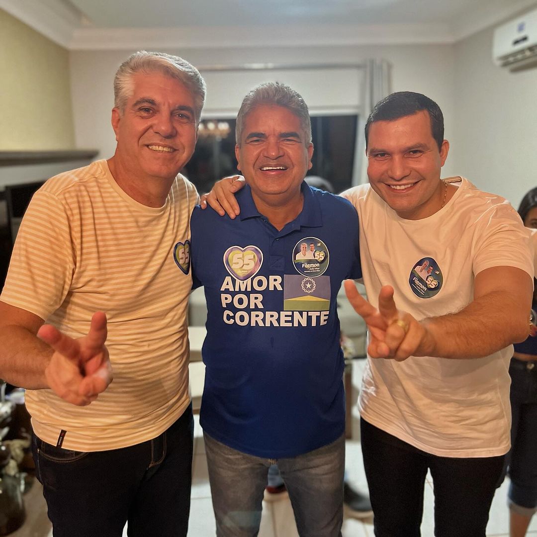 Filemon Paranaguá, ao lado do prefeito Murilo Mascarenhas, e do vice João Vitor