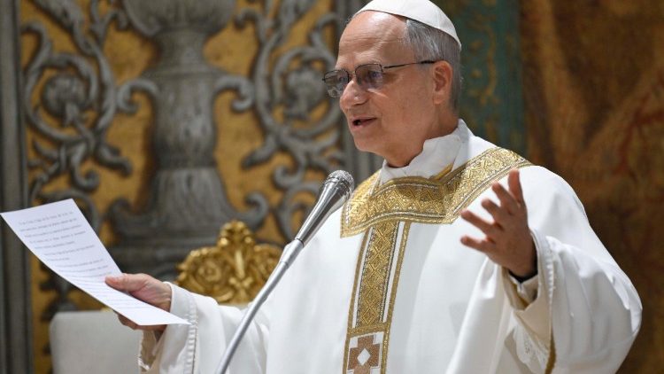 Papa Leão XIV celebra sua primeira missa