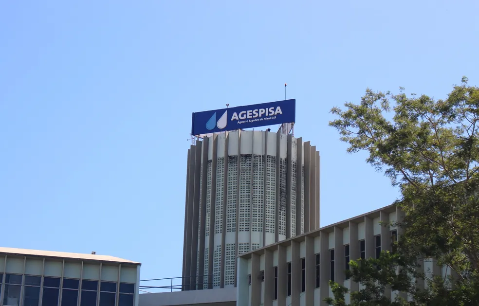 Justiça manda reintegrar trabalhadores da Agespisa e suspende demissões em massa no Piauí
