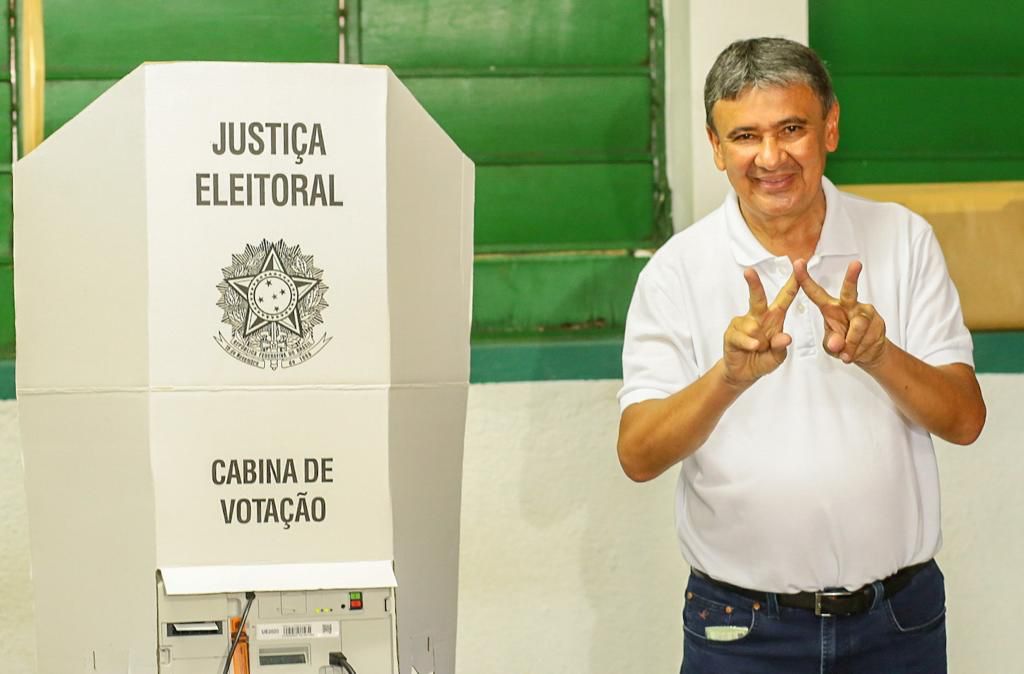 Wellington Dias durante votação