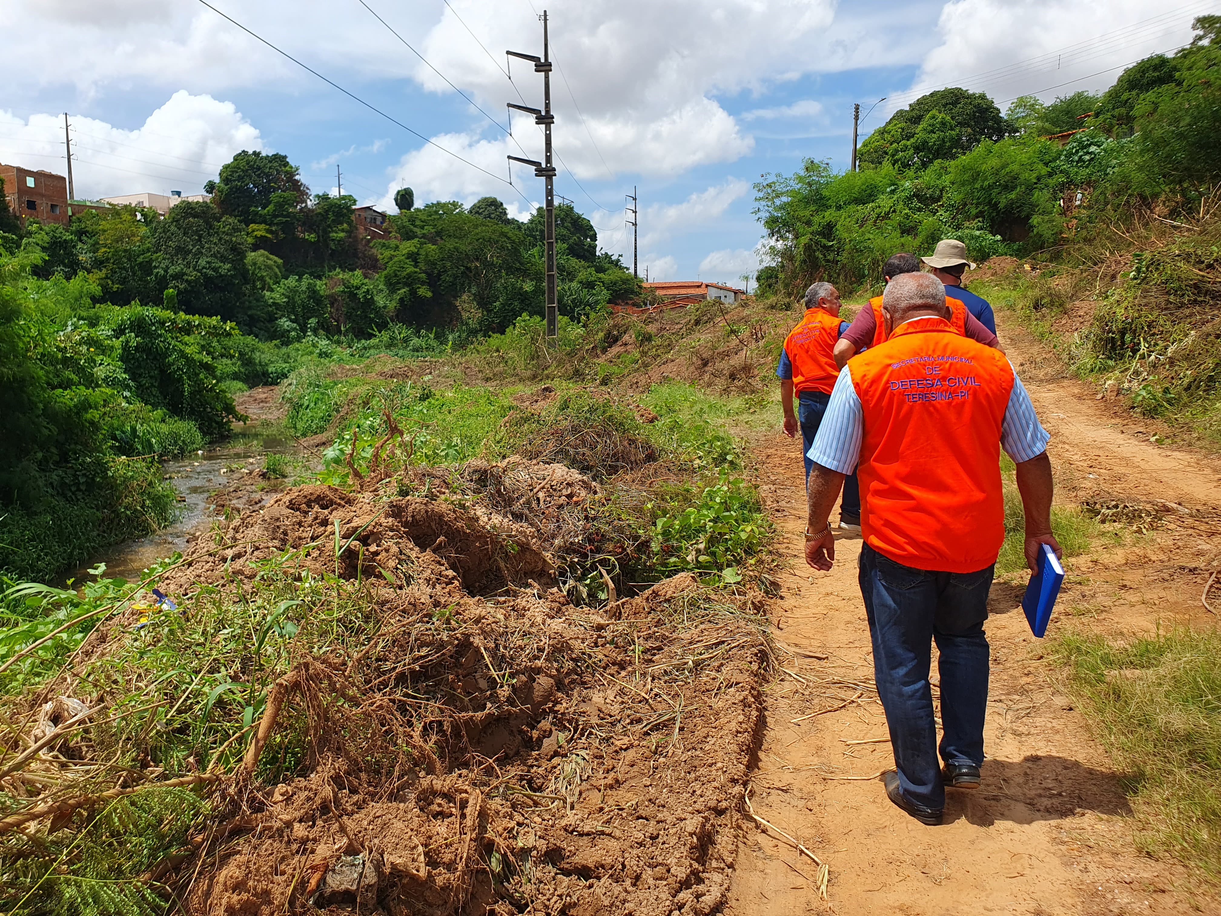 Técnicos do SGB realizam monitoramento em Teresina para mapear áreas de risco e prevenir desastres