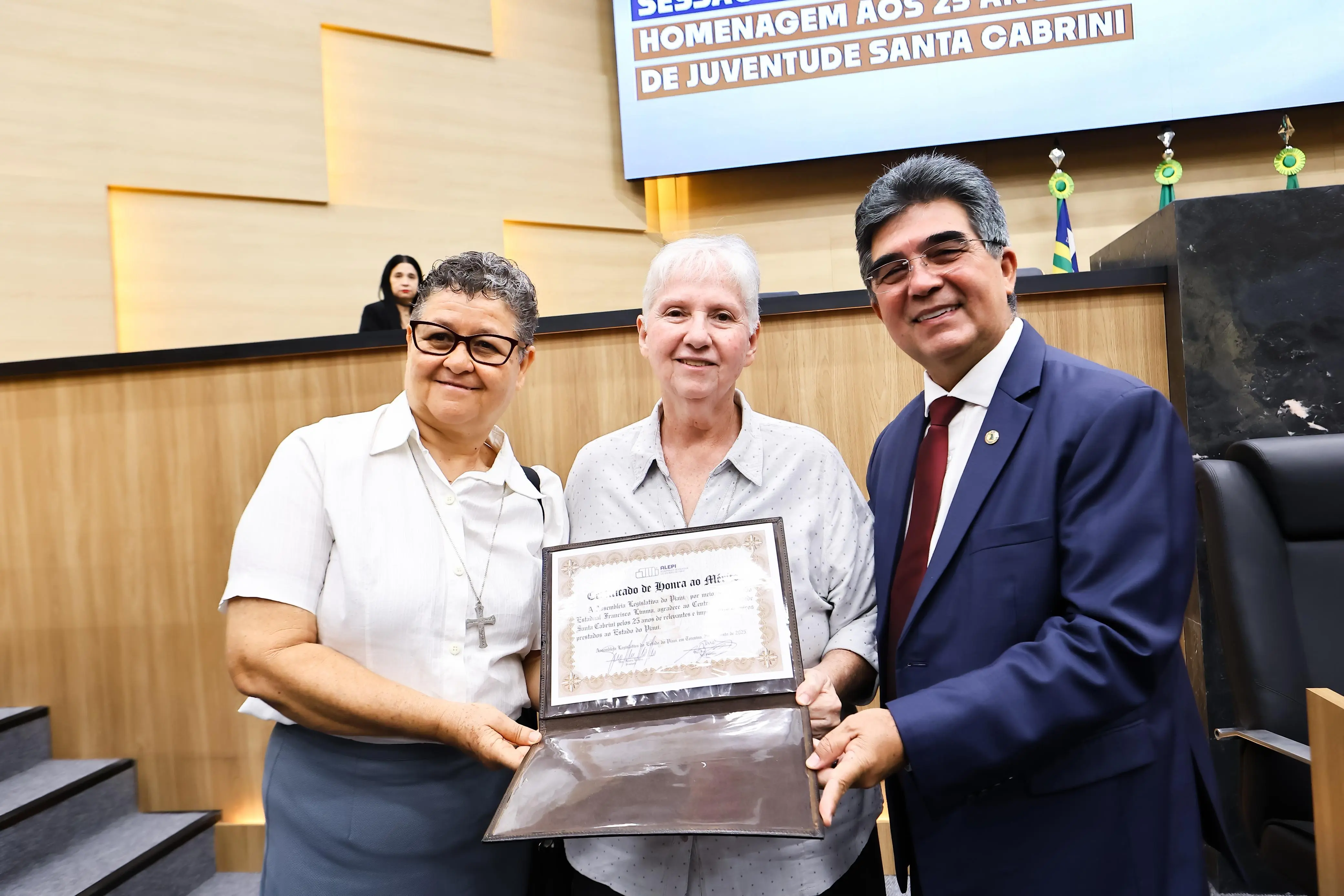 Deputado Francisco LImma (PT) em sessão que homenageia os 25 anos do Centro de Juventude Santa Cabrini