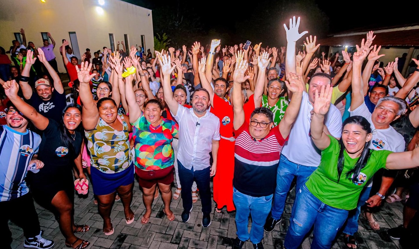 Fábio Novo ouve demandas de moradores da Cacimba Velha