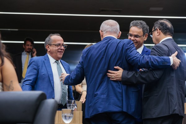 Deputados estadual do Piauí em plenário