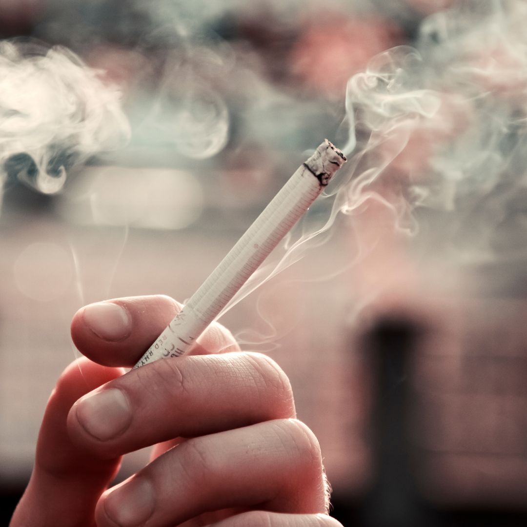 Segundo a Organização Mundial da Saúde, mais de 8 milhões de pessoas morrem ao ano por conta do cigarro