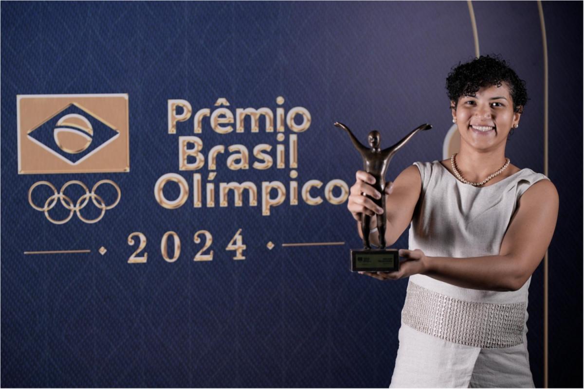 Sarah Menezes recebeu o prêmio de melhor treinadora individual no Prêmio Brasil Olímpico